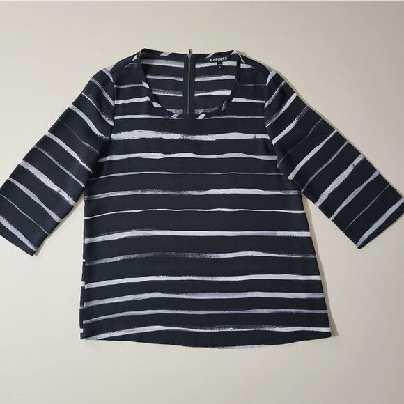 Express Women's Black White Round Neck Striped Top - Picture 5 of 14